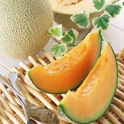 丑女吃哈密瓜,哈密瓜助力美丽蜕变之旅